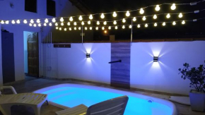 IDEAL PARA CASAIS e PETS com piscina e ar